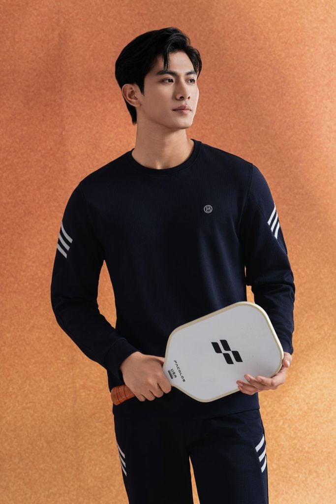  Bộ Nỉ Thể Thao Tím Than Tối Cổ Tròn Thiết Kế Basic Co Giãn Tốt 8ANOT006TTT + 8QNIT006TTT 