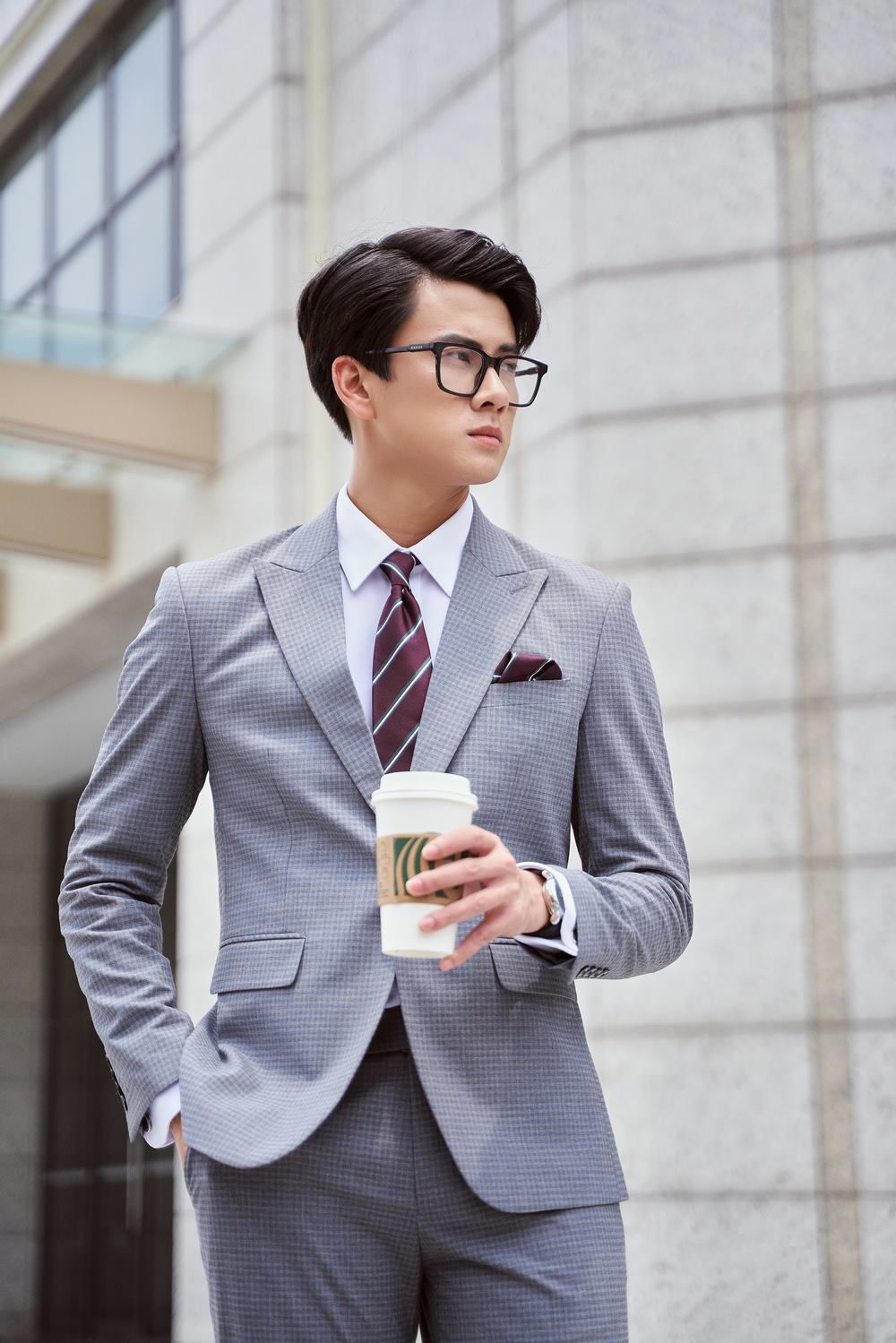 Biluxury - Tham khảo và lựa ngay phong cách vest cho riêng bạn 👉 https:// biluxury.vn/collections/ao-vest-nam Với 2 màu ghi tối và be sáng cơ bản,  bạn có thể mix match rất nhiều