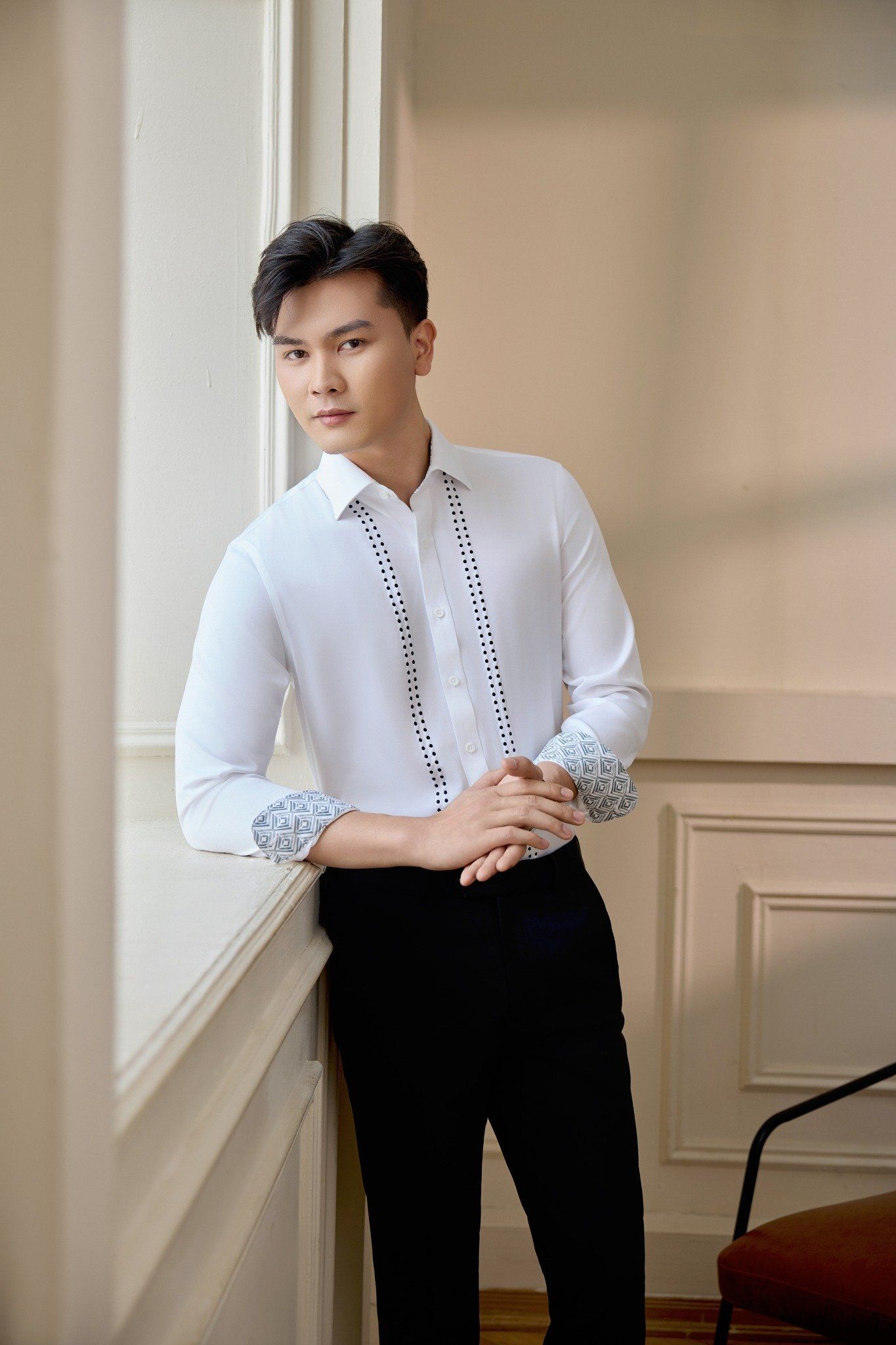  [SALE 50%] Áo Sơ Mi Trắng Hoạ Tiết, Cao Cấp, Chống Nhăn, Kháng Khuẩn 8SMDT417TRK 