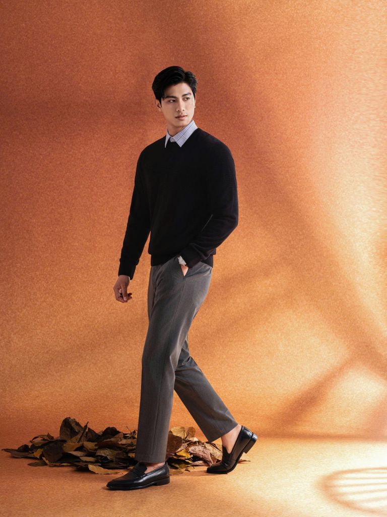  Áo Len Đen Cổ Tròn Basic Giữ Ấm Tốt 8ALRT401DEN 