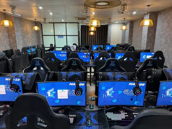 Lắp đặt phòng net 20 máy