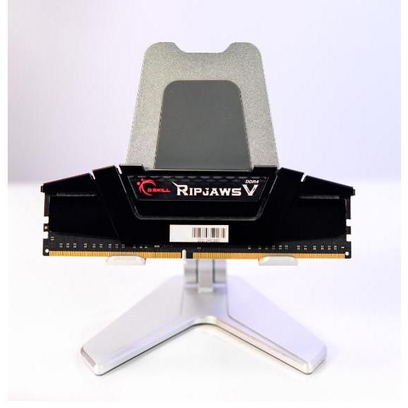 Ram máy tính DDR4 Gskill Ripjaws V 16GB Bus 3200 MHZ ( Màu Đen)