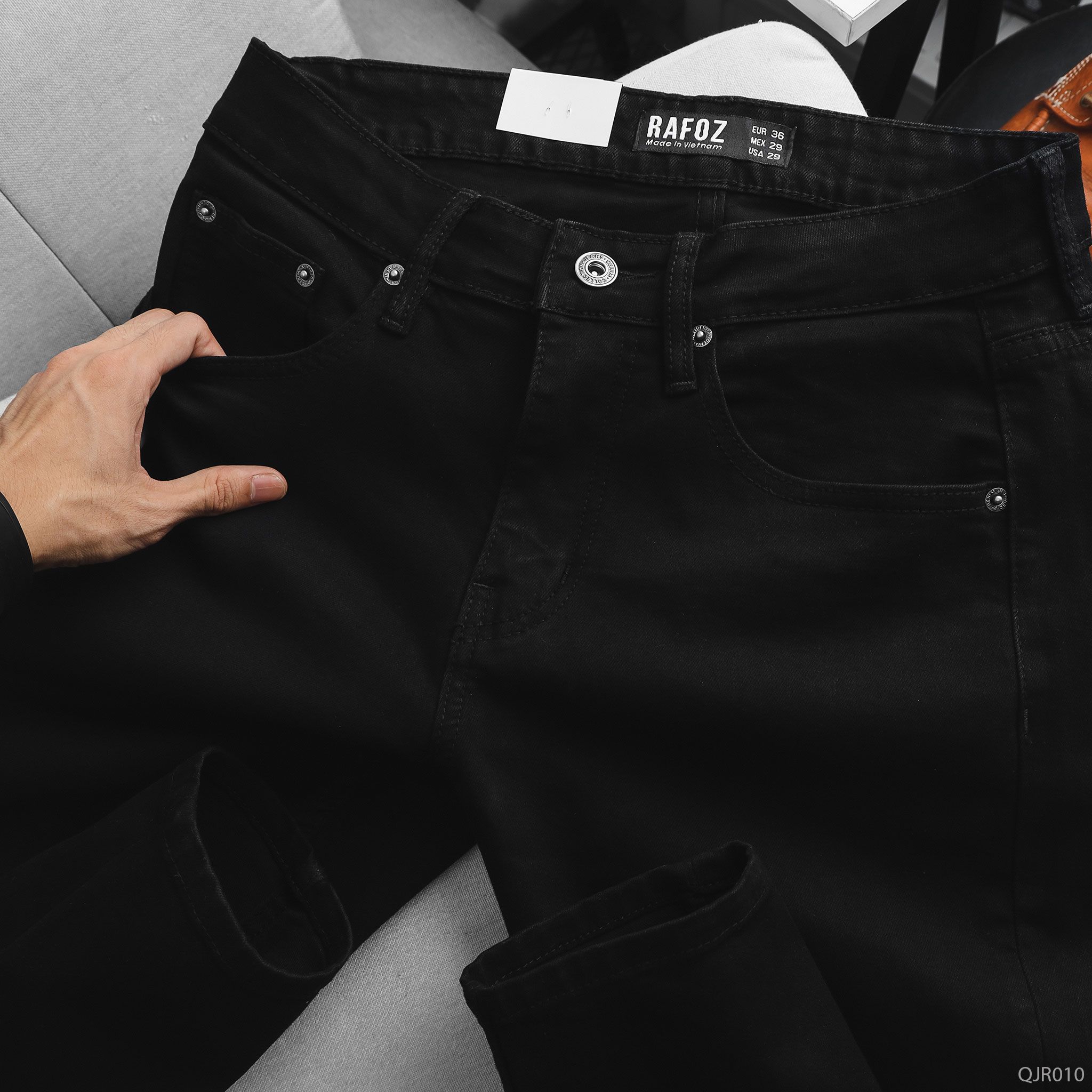 Quần jean RAFOZ đen rách gối - 010 