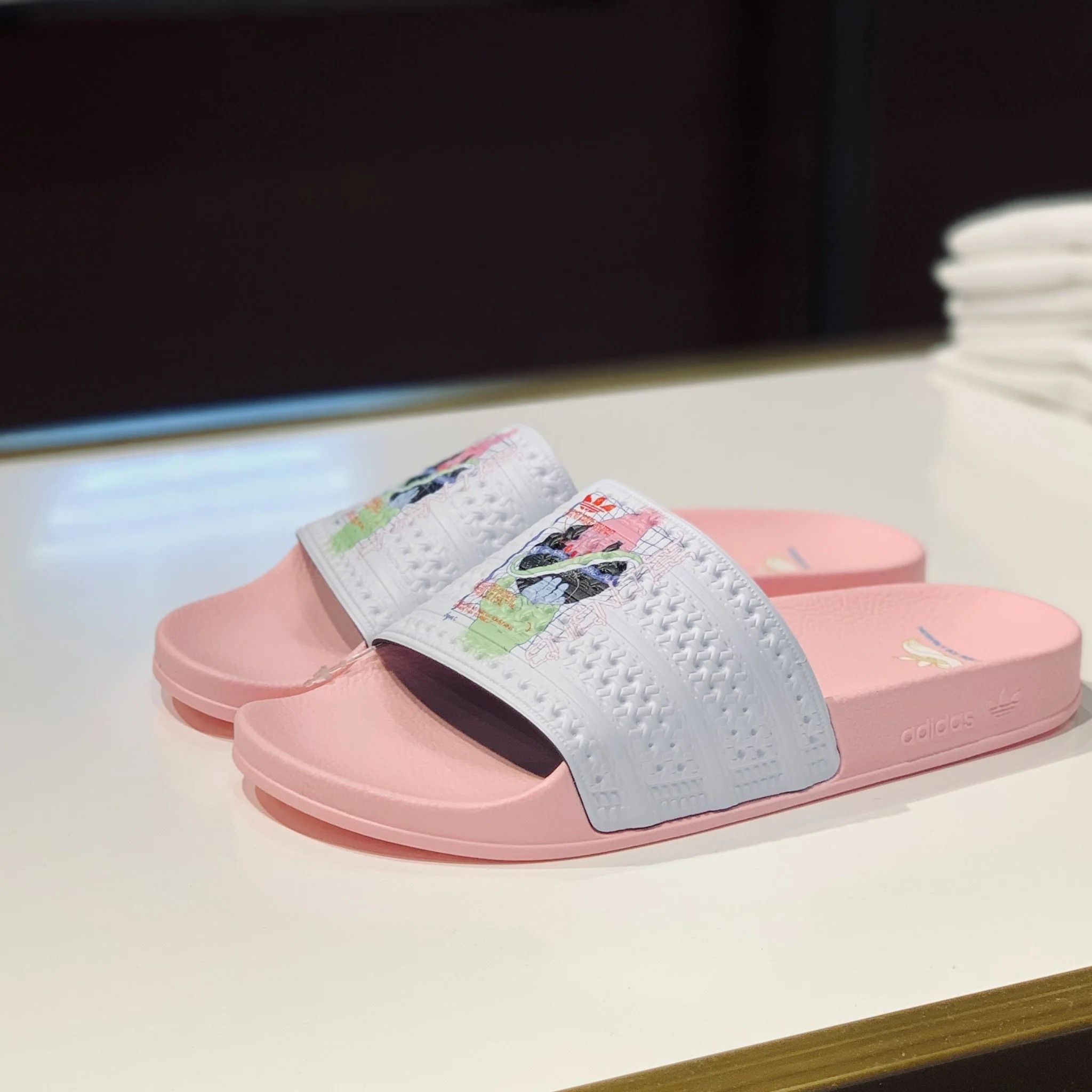 DÉP ADIDAS CHÍNH HÃNG ADILETTE HR0092