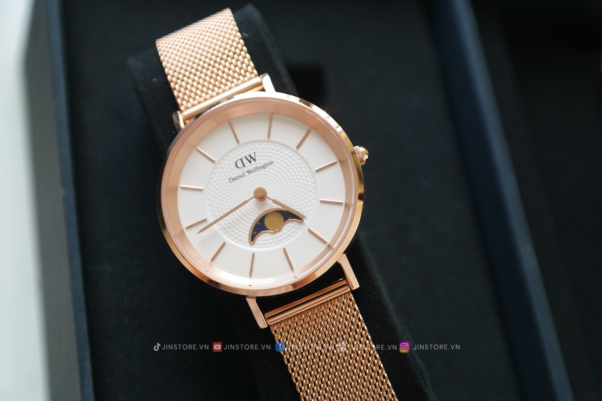Daniel Wellington 腕時計 Petite Lune Moonphase 32 DW00100773 Daniel Wellington Petite Lune Sterling Watch - Walker & Hall