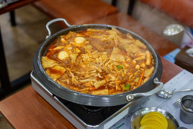 [PHƯỢT MÙA ĐÔNG KOREA ] Ngắm Suối Cheonggyecheon (Lễ hội Ánh sáng Mùa đông)