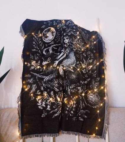  Thảm dệt cô gái và con nai 