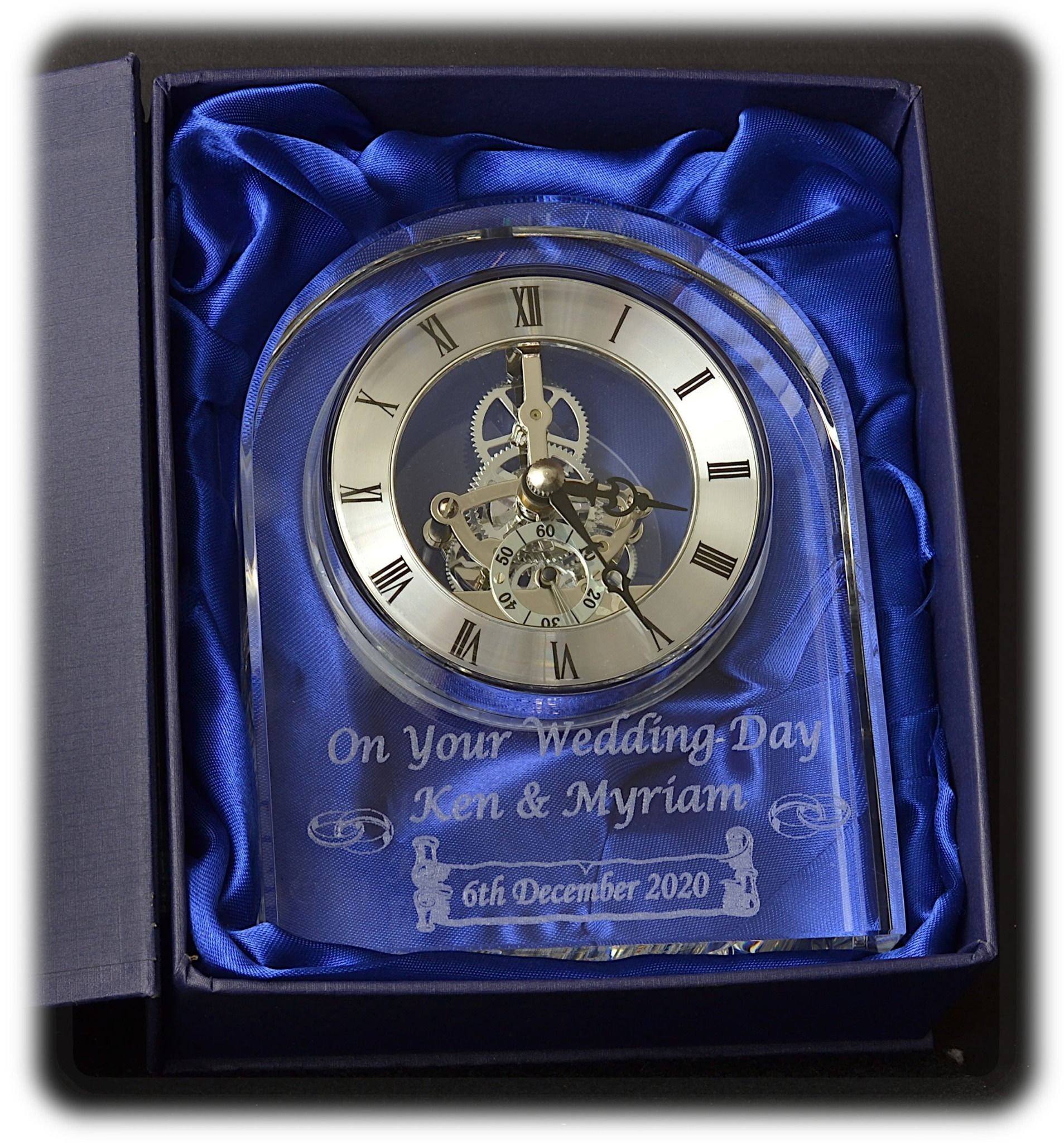 Đồng Hồ Pha Lê Để Bàn - Quà Tặng Pha Lê Sang Trọng, Giá Tốt