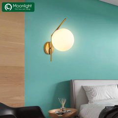 Đèn tường chao thủy tinh đục đế vàng chao 1724 VLDTTI-060