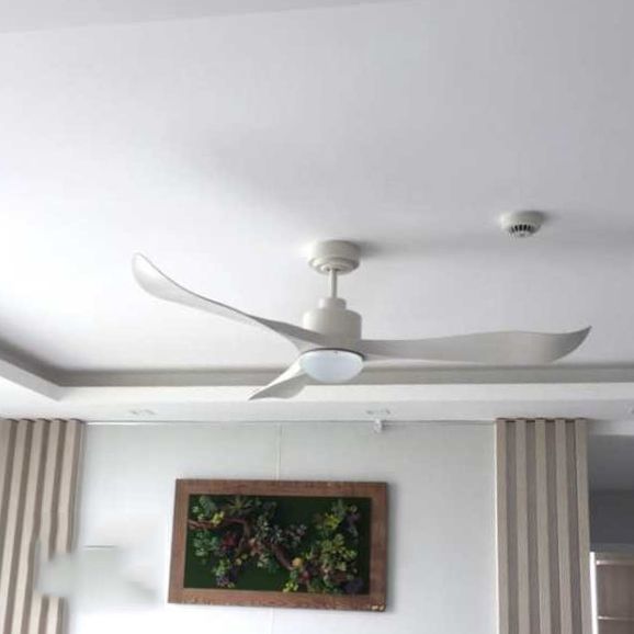 Quạt trần đèn màu trắng 5 cánh nhựa 142cm 45w DC 56YY-0185M VLQTTQ-160