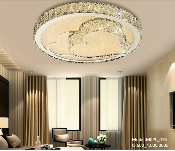 Đèn mâm pha lê phòng khách tròn tâm hình trái tim D600 VLDMPL-013