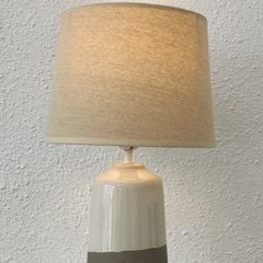Đèn bàn thân gốm sứ màu trắng nâu chao vải DBG011 KT H50*27 E27 VLDBGM-042