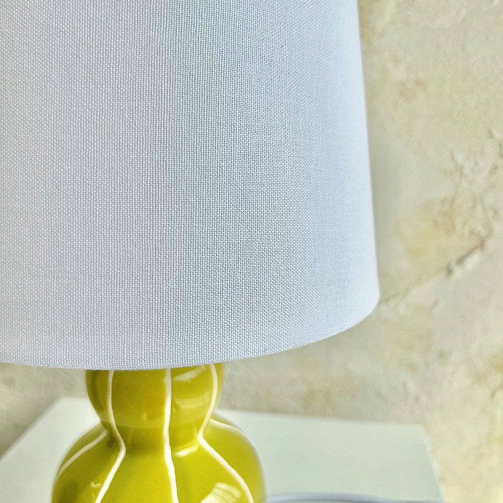 Đèn bàn thân gốm sứ màu xanh lá mạ hình hồ lô, chao vải màu trắng KT H40*24, đui 1E27 DBG034 VLDBGM-144