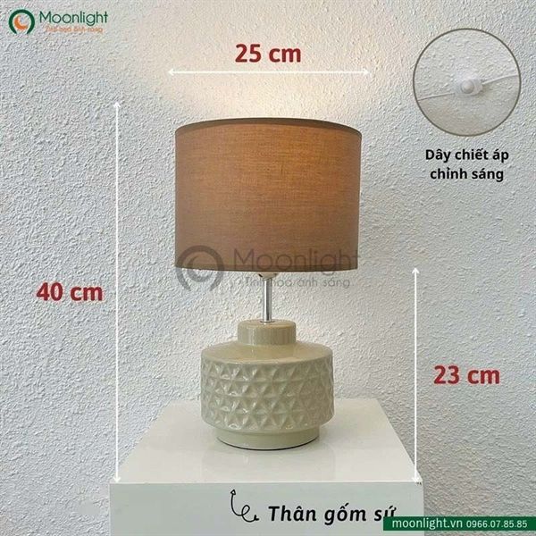 Đèn bàn thân gốm màu sữa chao vải trụ nâu KT H40*25 E27 DBG006 VLDBGM-039