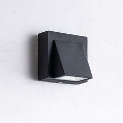 Đèn tường hiện đại ngoài trời màu đen HTDTHD-005