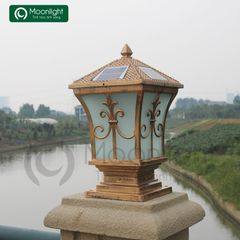 Đèn trụ cổng màu đồng năng lượng mặt trời HTNTTC-002
