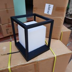 Đèn trụ cổng hàng rào nhôm đúc + PC vuông đen,bóng đui E27 VLNTTC-035