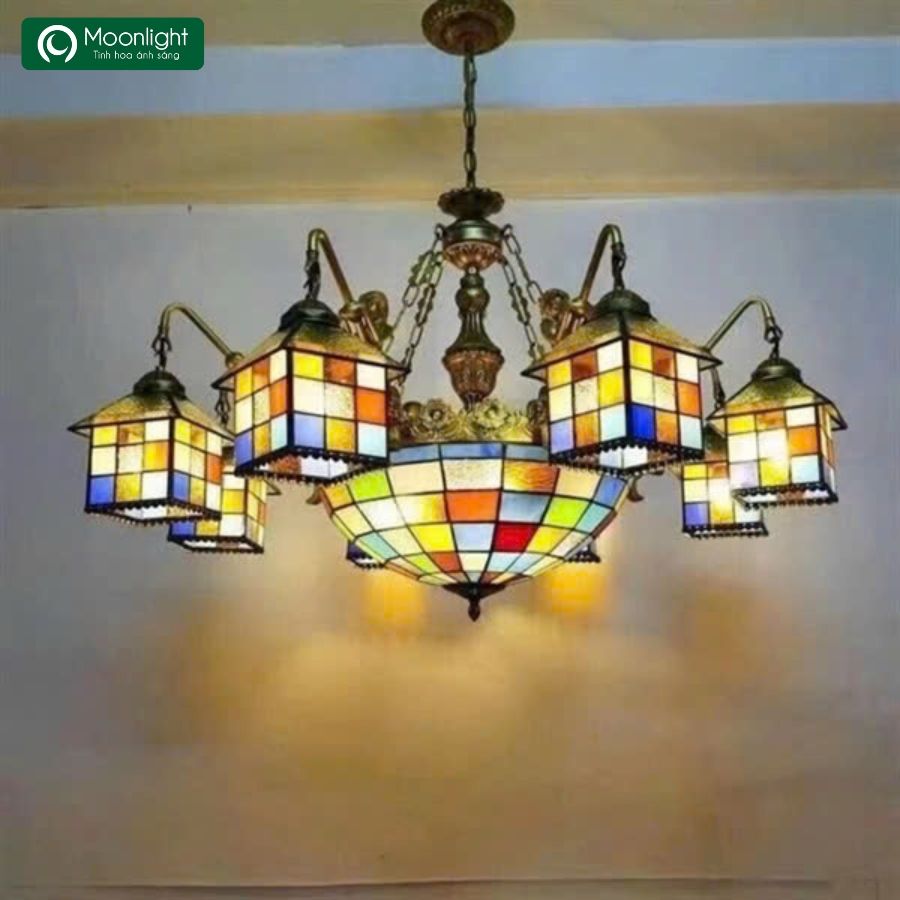Đèn chùm tiffany 8 tay chao hình ô vuông VLCHTF-041