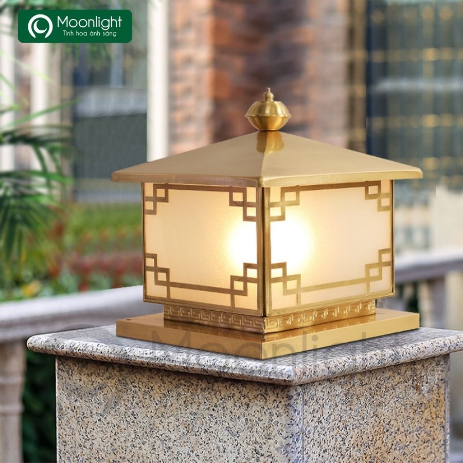 Đèn trụ cổng hàng rào vuông đồng VLNTTC-028