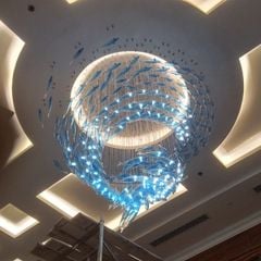 Đèn thả pha lê hình con cá mâm innox gương vàng D2000, led 3 màu VLTHPL-228