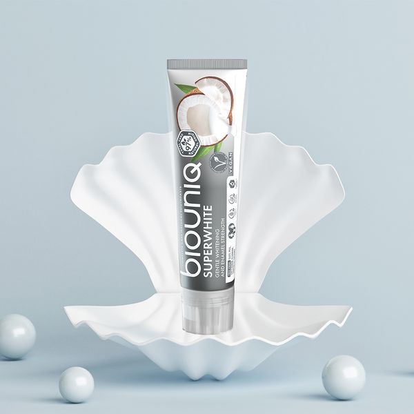 Kem đánh răng chăm sóc toàn diện Biouniq Super White hương Dừa 100g