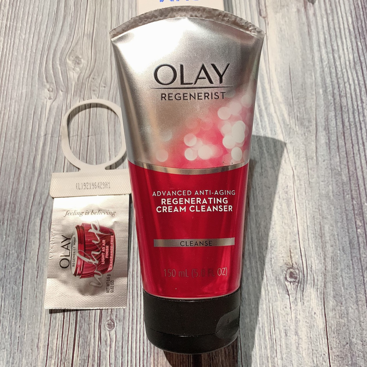  Sữa rửa mặt chống lão hóa Olay Regenerist Advanced Anti-Aging cream cleanser 150 ml 