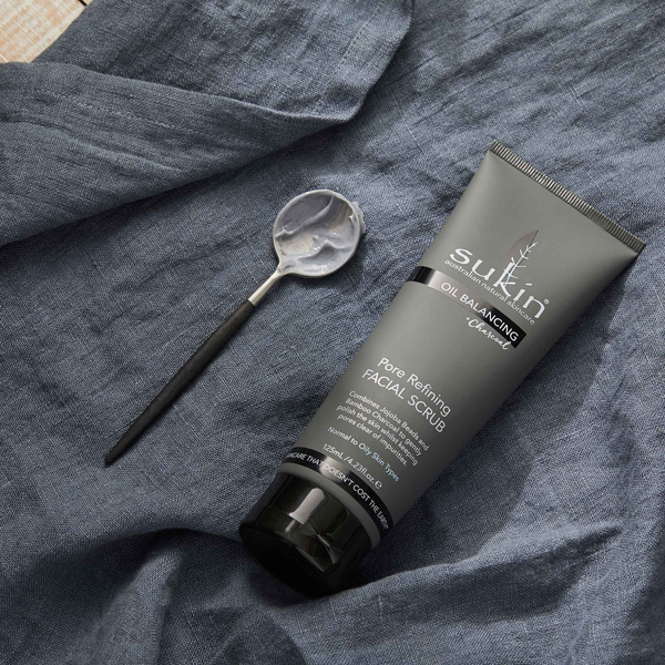 Sukin Kem Làm Sạch Tế Bào Chết Cân Bằng Dầu Oil Balancing Pore Refining Facial Scrub 125ml