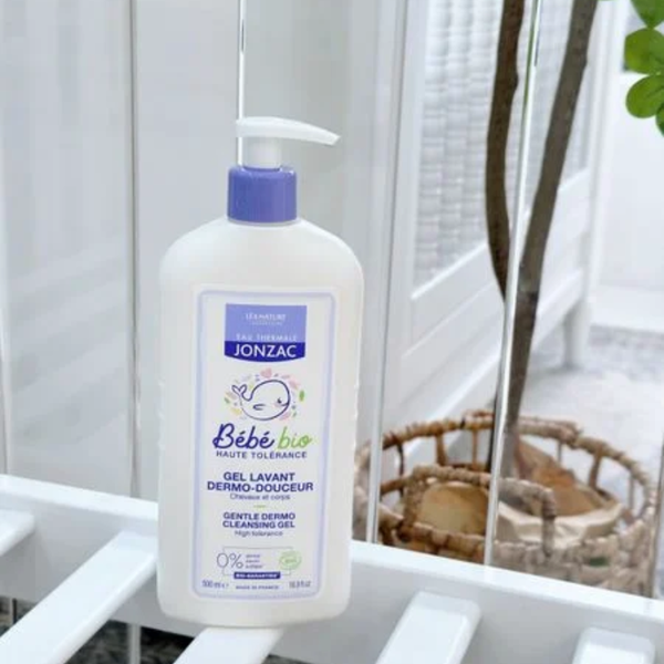 Jonzac Gel Tắm Gội Hữu Cơ Dành Cho Bé Từ Sơ Sinh Viêm Da Cơ Địa 500ml