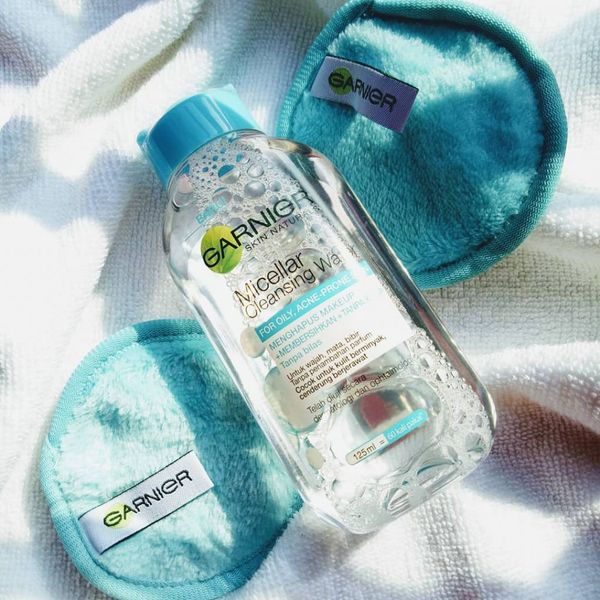 Garnier Nước Tẩy Trang Sạch Sâu Cho Da Dầu Màu Xanh Dương 125ml