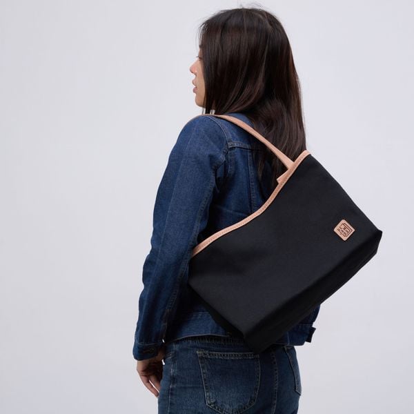 POETRY SHOULDER BAG 2024