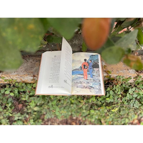 Sách Tiểu Thuyết Văn Học Hai Mươi Tư Con Mắt - Bản giới hạn bìa lụa tơ tằm - Phúc Minh Books