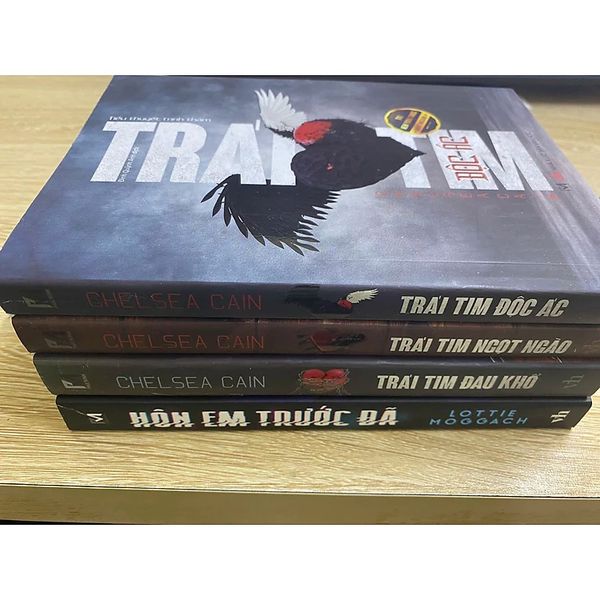 Sách Trinh Thám - Trọn Bộ 3 Cuốn: Trái Tim Ngọt Ngào, Trái Tim Đau Khổ, Trái Tim Độc Ác