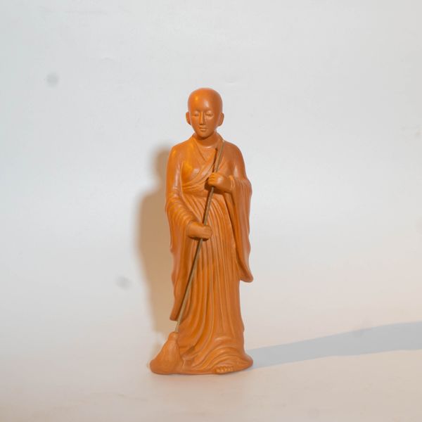  Tượng Sư Cô Quét Sân - TTT120 
