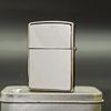 BẬT LỬA ZIPPO MẠ NIKEN BÓNG CHỦ ĐỀ HOA TUYẾT NĂM 2010 Z78