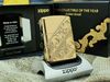BẬT LỬA ZIPPO MẠ VÀNG HOA VĂN COTY 2018 NĂM 2018 ZL187