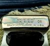 BẬT LỬA ZIPPO LIMITTED 300 CHIẾC TOÀN THẾ GIỚI EMBLEM CHỦ ĐỀ KỶ NIỆM 25 NĂM THƯƠNG HIỆU (CỰC HIẾM) NĂM 2006 ZL165