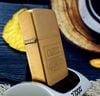 BẬT LỬA ZIPPO BRASS CHU NIÊN 32-84 ĂN MÒN CHỦ ĐỀ GLARK 1984 ZL226