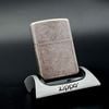 BẬT LỬA ZIPPO MẠ BẠC GIẢ CỔ CHỦ ĐỀ 50 ĐÔ LA BẢN XUẤT CHÂU ÂU (CỰC HIẾM) ĐỜI X NĂM 1994 ZL116