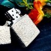 BẬT LỬA ZIPPO BẠC ĐÚC NGUYÊN KHỐI STERLING CHỦ ĐỀ VÂN GÕ BÚA 5 MẶT NĂM 2001 ZB8