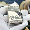BẬT LỬA ZIPPO XUẤT NHẬT HOA VĂN ĐÍNH ĐÁ NGỌC LAM MAY MẮN BẢN A MOR NĂM 2016 - ZN91