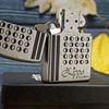 BẬT LỬA ZIPPO SATIN SƠN HẤP NHIỆT CHỦ ĐỀ CHẤM ĐEN TRẮNG ZIPPO NĂM 2009 Z63