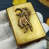 BẬT LỬA ZIPPO BRASS CHỦ ĐỀ EMBLEM MARLBORO RODEO ĐỜI VIII LA MÃ SẢN XUẤT NĂM 1992 - ZL253