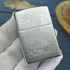 BẬT LỬA ZIPPO MẠ CHROME CHỦ ĐỀ NỮ ĐẠI BÀNG QUÂN SỰ HOA KỲ ĐỜI XIV LA MÃ SẢN XUẤT NĂM 1998 - ZL251