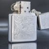 Bật Lửa Zippo Cổ Đồng Khối Mạ Chrome Ăn Mòn Hoa Văn Venetian Năm 1983 Đời 7 Vạch huyền ZC225