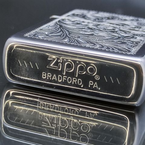 Bật Lửa Zippo Cổ Đồng Khối Mạ Chrome Ăn Mòn Hoa Văn Venetian Năm 1983 Đời 7 Vạch huyền ZC225