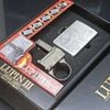 BẬT LỬA ZIPPO MẠ BẠC LUPIN ĐẾ SÚNG CỰC ĐỘC ĐẸP FULL BOX ĐỜI XVI LA MÃ NĂM 2000 ZS89
