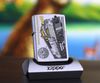 BẬT LỬA ZIPPO CHROME BÓNG SƠN HẤP NHIỆT CHỦ ĐỀ ĐẦU MÁY XE LỬA ĐỜI XVI NĂM 2000 ZL56