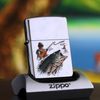 BẬT LỬA ZIPPO CHROME BÓNG SƠN HẤP NHIỆT CHỦ ĐỀ CÂU CÁ ĐỜI XVI NĂM 2000 ZL51
