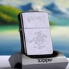 BẬT LỬA ZIPPO CHROME BÓNG CHỦ ĐỀ WILD WEST CAO BỒI CƯỠI NGỰA ĐỜI VIII NĂM 1992 ZL16