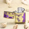 BẬT LỬA ZIPPO USA XUẤT NHẬT KHẢM XÀ CỪ MÈO CHIÊU TÀI MAY MẮN MẠ VÀNG BÓNG NỀN TÍM  - ZN94